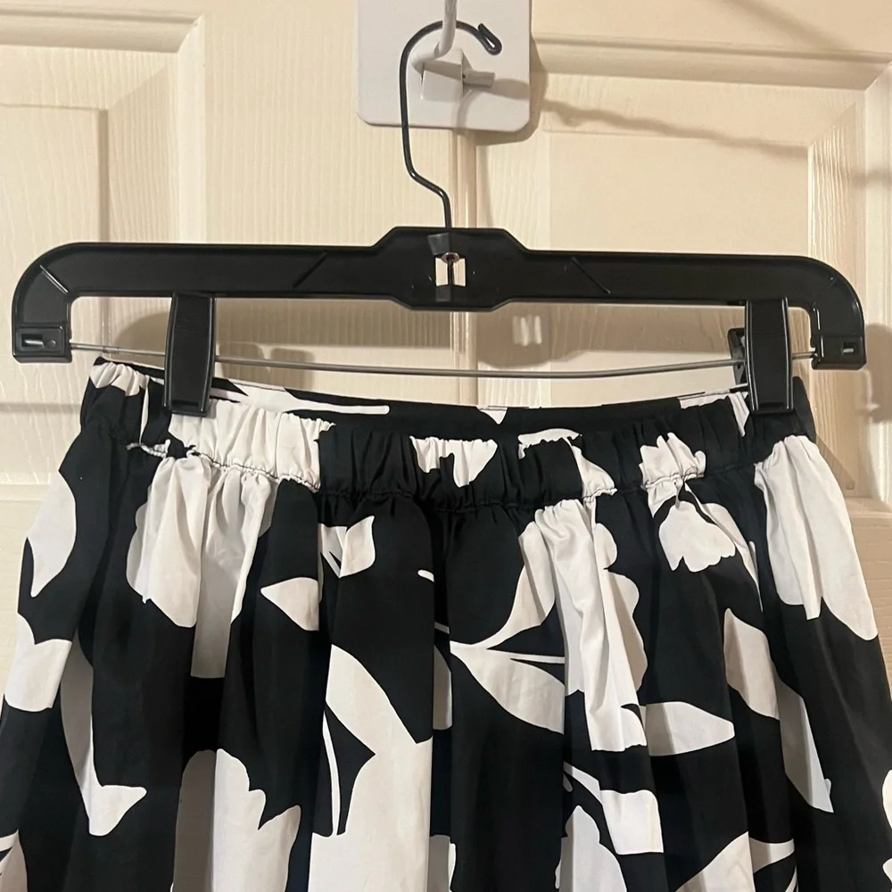 NWOT Kate Spade New York x Target Classic Black/White Rose Volume Midi Skirt XXS - Picture 4 of 6